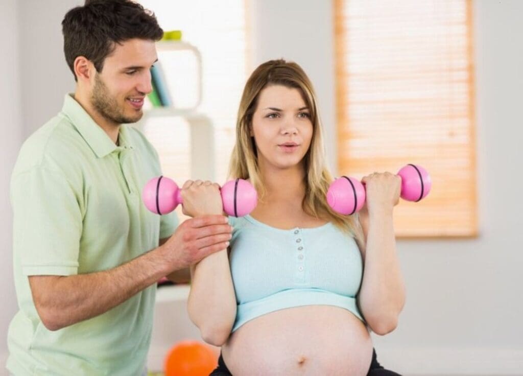 Postnatal Personal Trainer: Safe, Supportive Fitness for New Moms 1 postnatal training